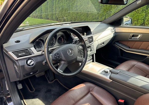 Mercedes-Benz Klasa E cena 43500 przebieg: 302637, rok produkcji 2009 z Wiązów małe 742
